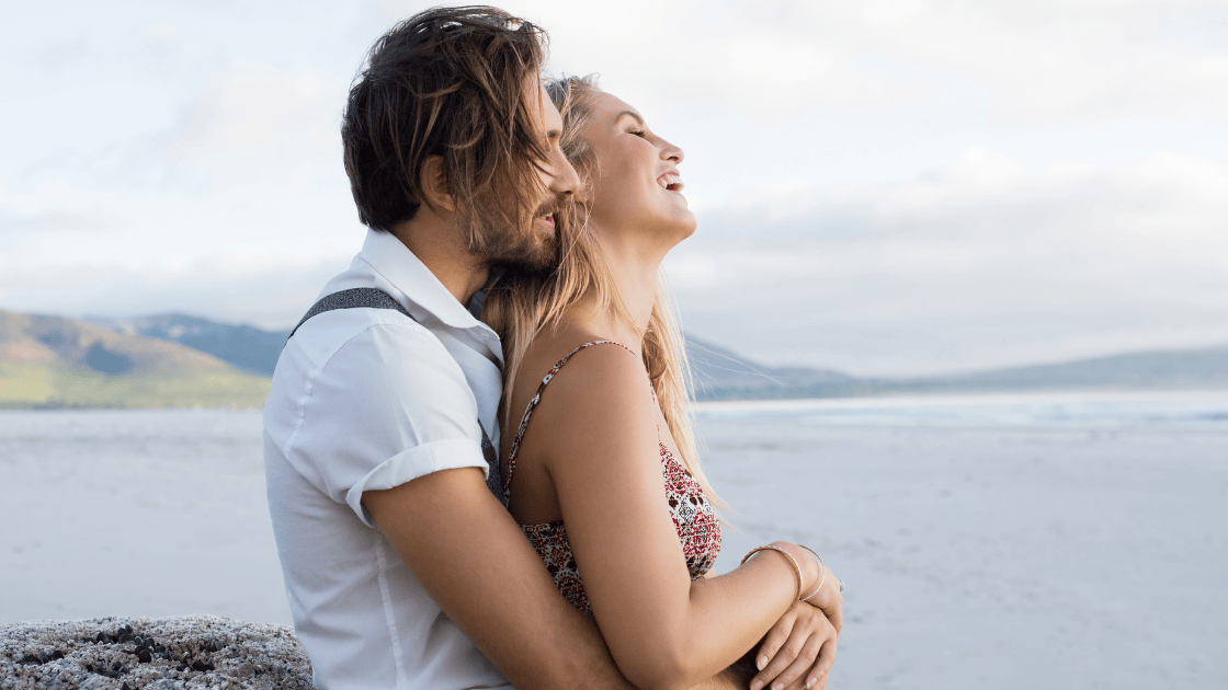 un hombre dice: “Te amo”